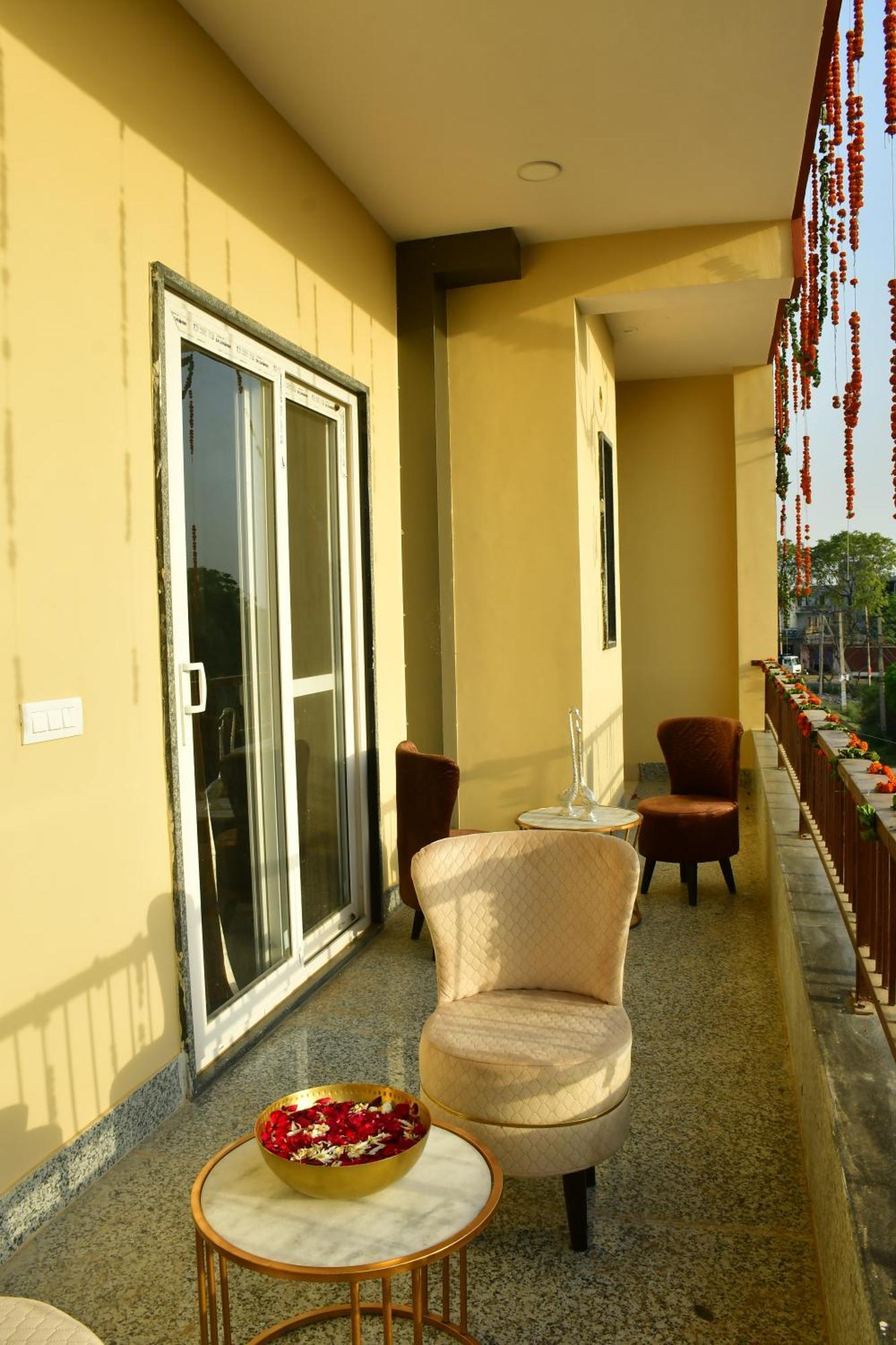 فندق Sadabahar Regency Bahora المظهر الخارجي الصورة